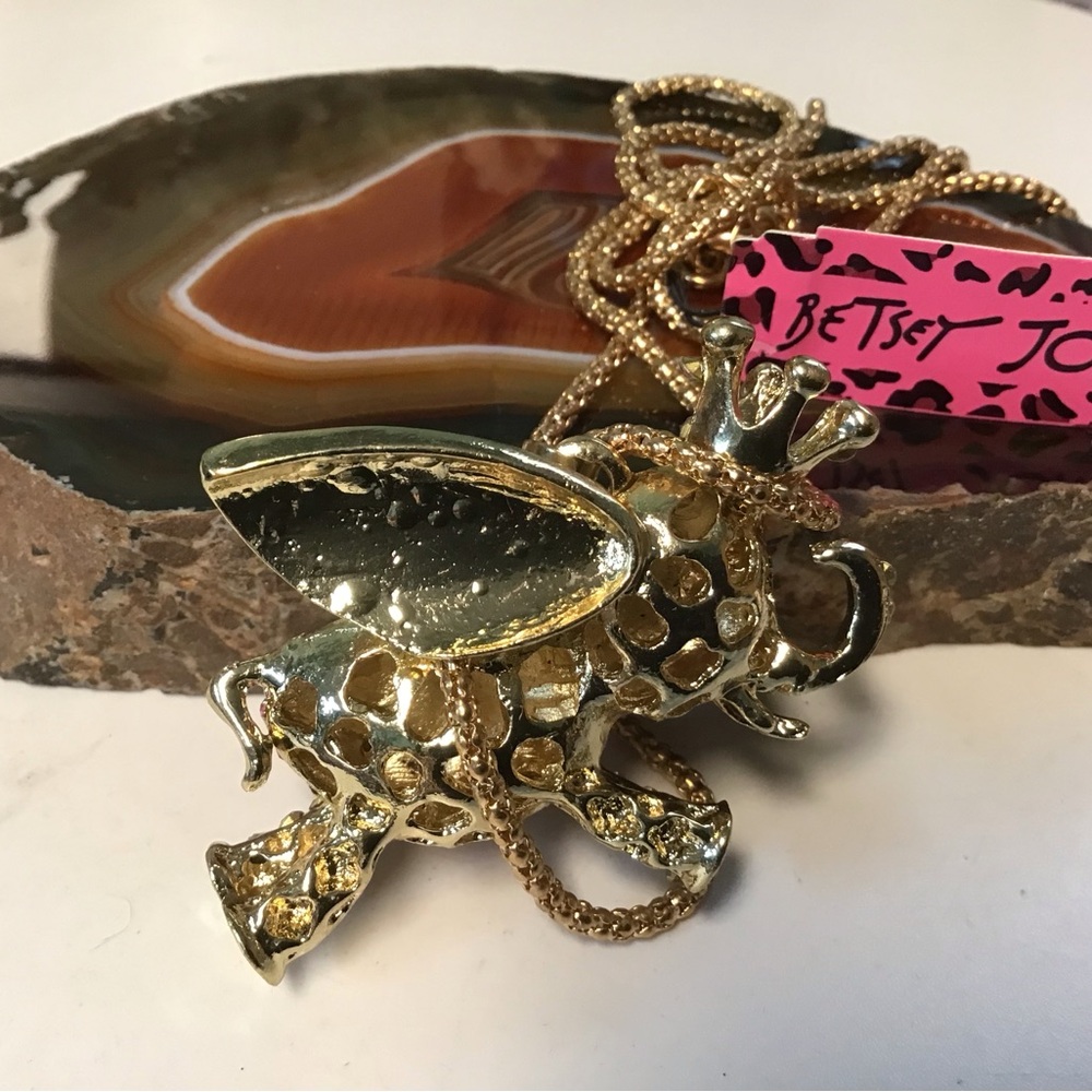 Princess Elephant Necklace - Picture 4 of 6